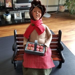 2008 Byers Choice Christmas Caroler w/ Bench